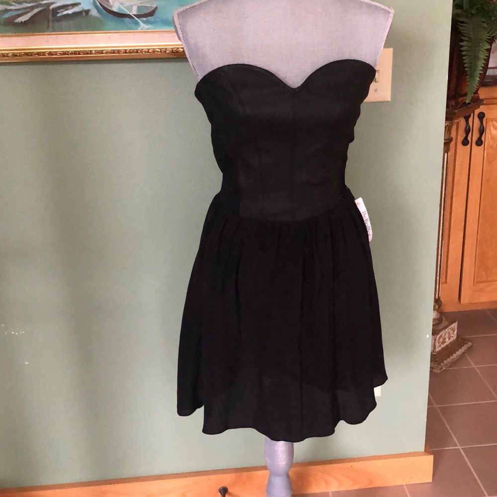 Veda fantastic strapless little black dress! Genuine leather and silk dress.